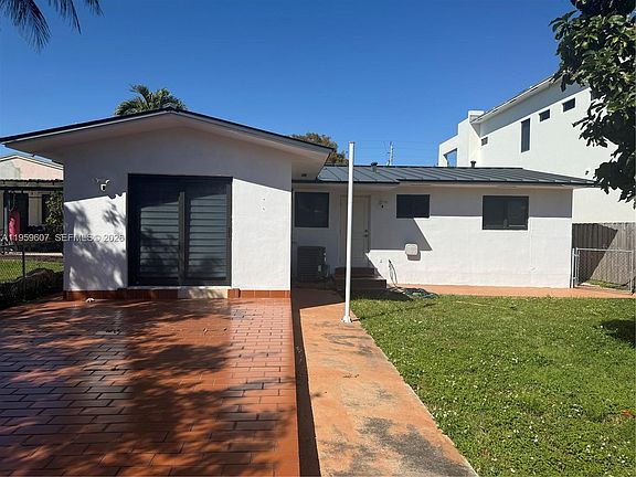 2nd image of 3050 SW 26th St