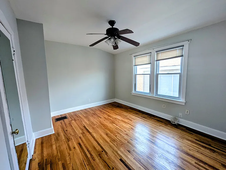 6606 W George St #2 — Photo 7