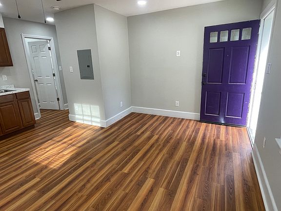 4th image of 605 E 1st St #A