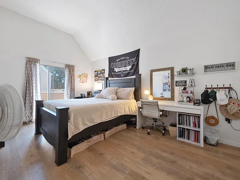 313 E Pine St #18 — Photo 38