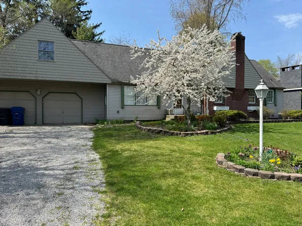 111 Higman Park Hl, Benton Harbor, MI 49022