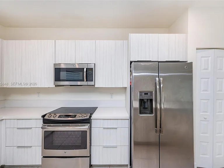 10461 NW 82nd St #10 — Photo 11