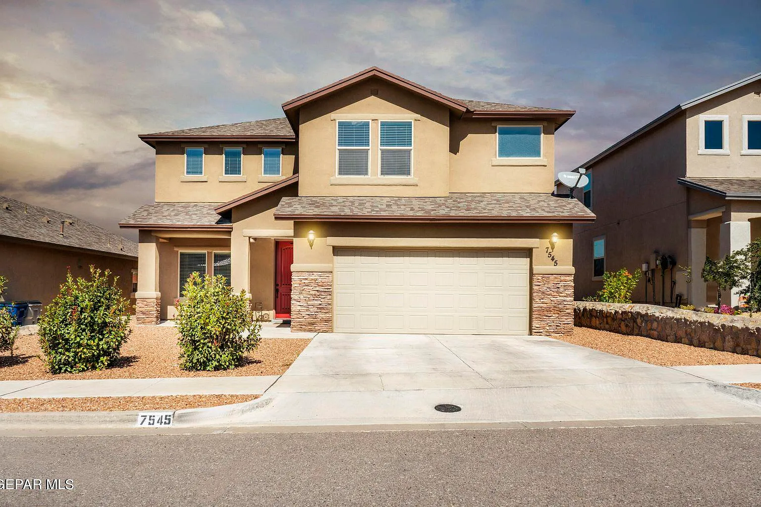 4 bed, 3.0 bath, 2336 sqft, $2,500 — Photo 2