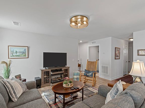 4th image of 108 Archer Dr