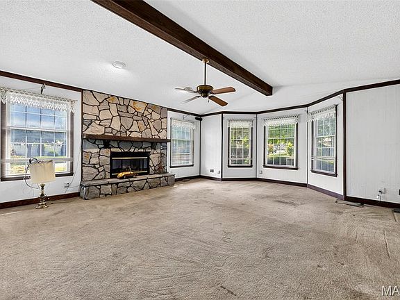 3rd image of 908 Devonshire Ln