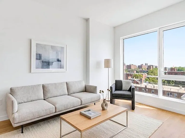 11-14 35th Ave #815 — Photo 1