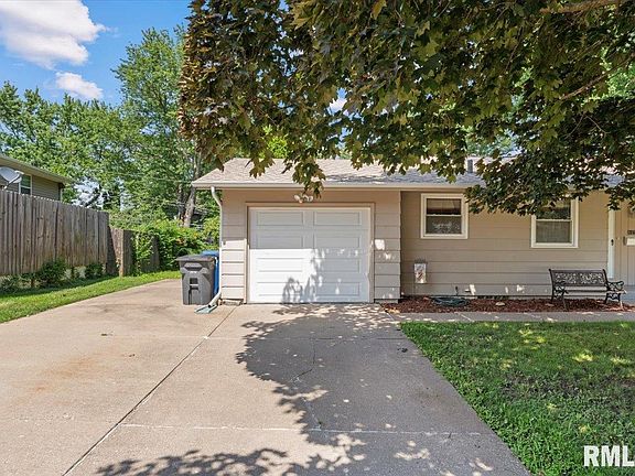4th image of 3127 Oxford Dr
