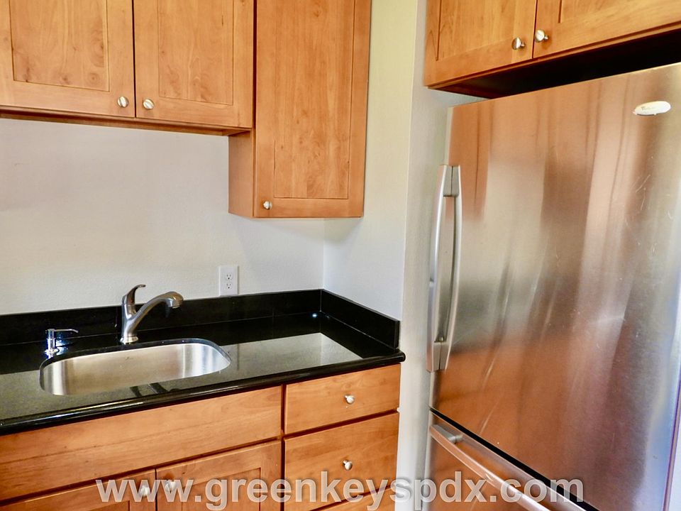 Stainless steel sink and refrigerator