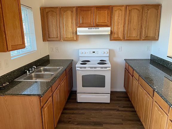 3rd image of 5332 Swenson St #64