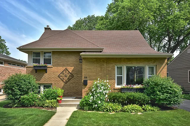 225 E Cayuga Ave photo 1