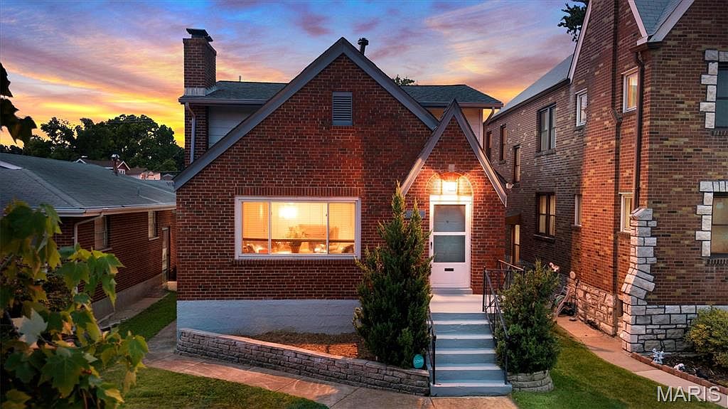 3621 Watson Rd, Saint Louis, MO 63109 | MLS #26043850 | Zillow