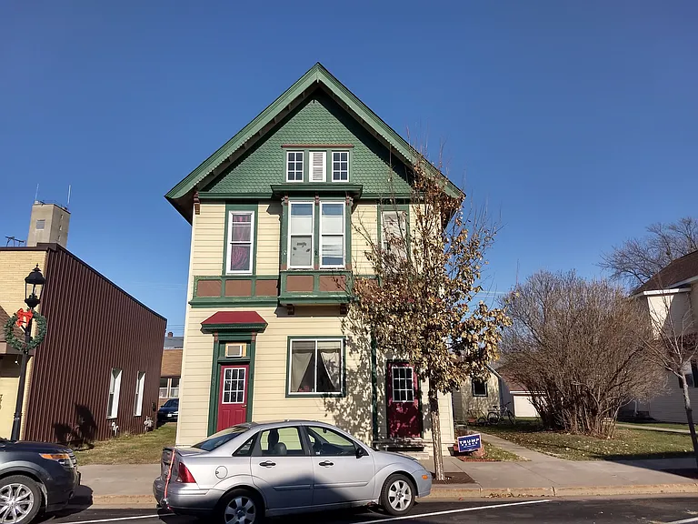 750 Main St — Photo 1