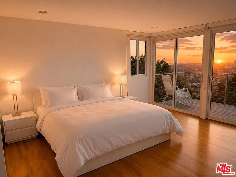 8376 Hollywood Blvd — Photo 26