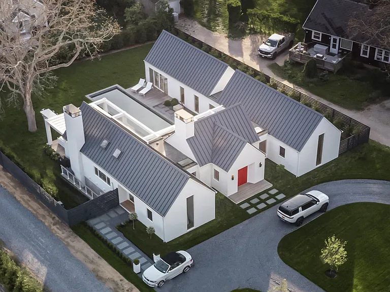 492 Abrahams Path — Photo 2
