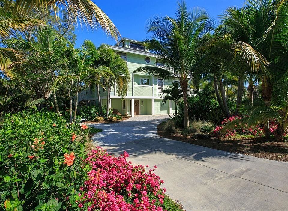 1st image of 2540 Coconut Dr