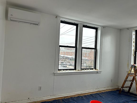 4th image of 2626 Harway Ave #3