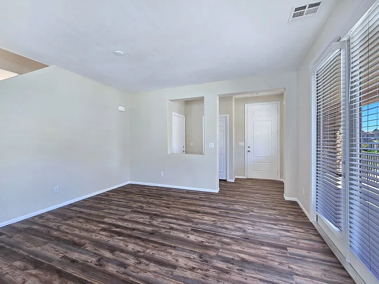 5389 Hollymead Dr — Photo 10
