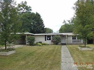 3235 Essex Dr, South Bend, IN 46615