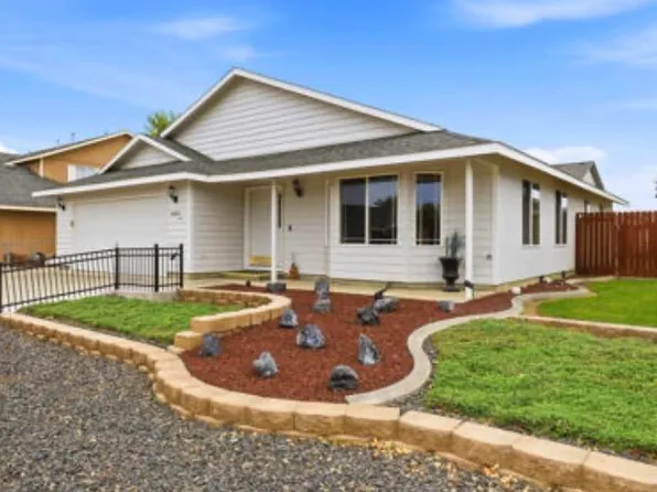 8303 Wrigley Dr, Pasco, WA 99301
