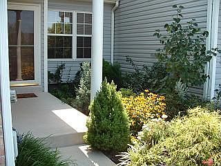 Beautiful Plantings, Front