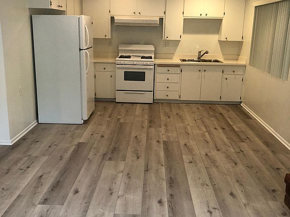 Living room/kitchen area