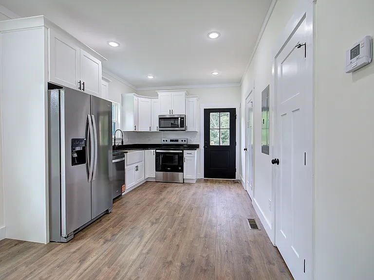 124 Robinhood Dr SE #B — Photo 9