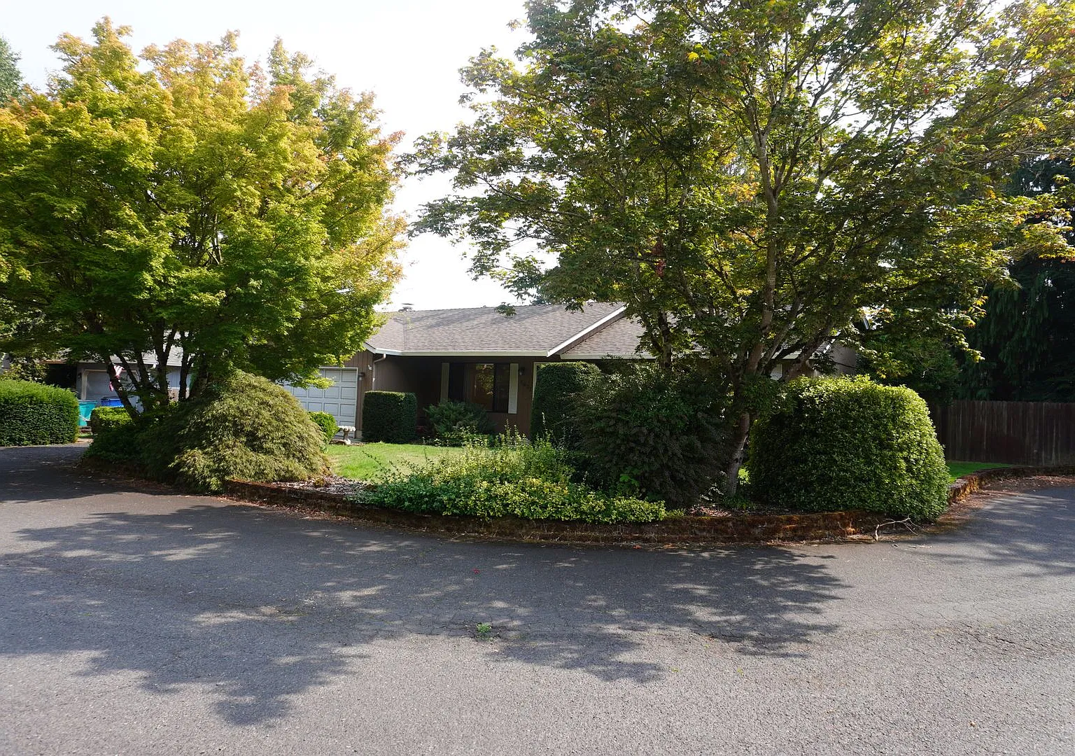 Beautiful Lincoln Neighborhood Home for Lease - 4631 NW Lincoln Ave — Photo 2