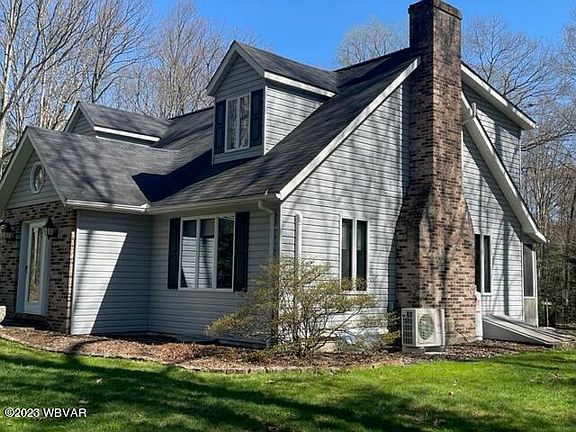 3rd image of 1692 Mountain Rd