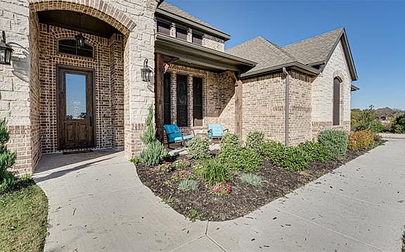 3rd image of 2751 Christine Ln