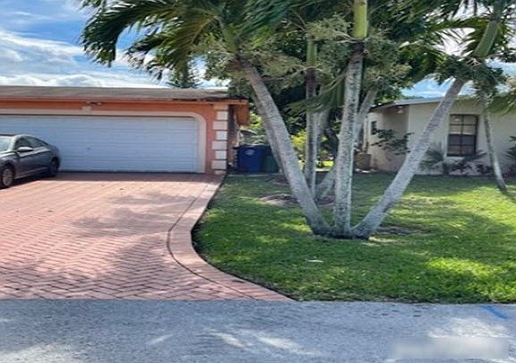 3rd image of 8444 Sheraton Dr