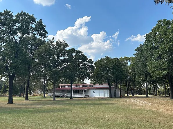 256 County Road 1220, Fairfield, TX 75840