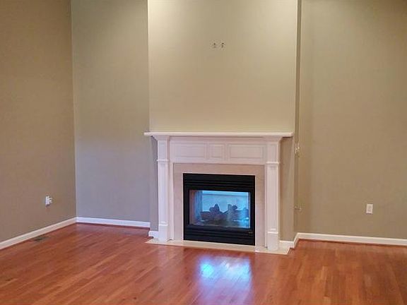 3rd image of 6087 Triple Crown Cir