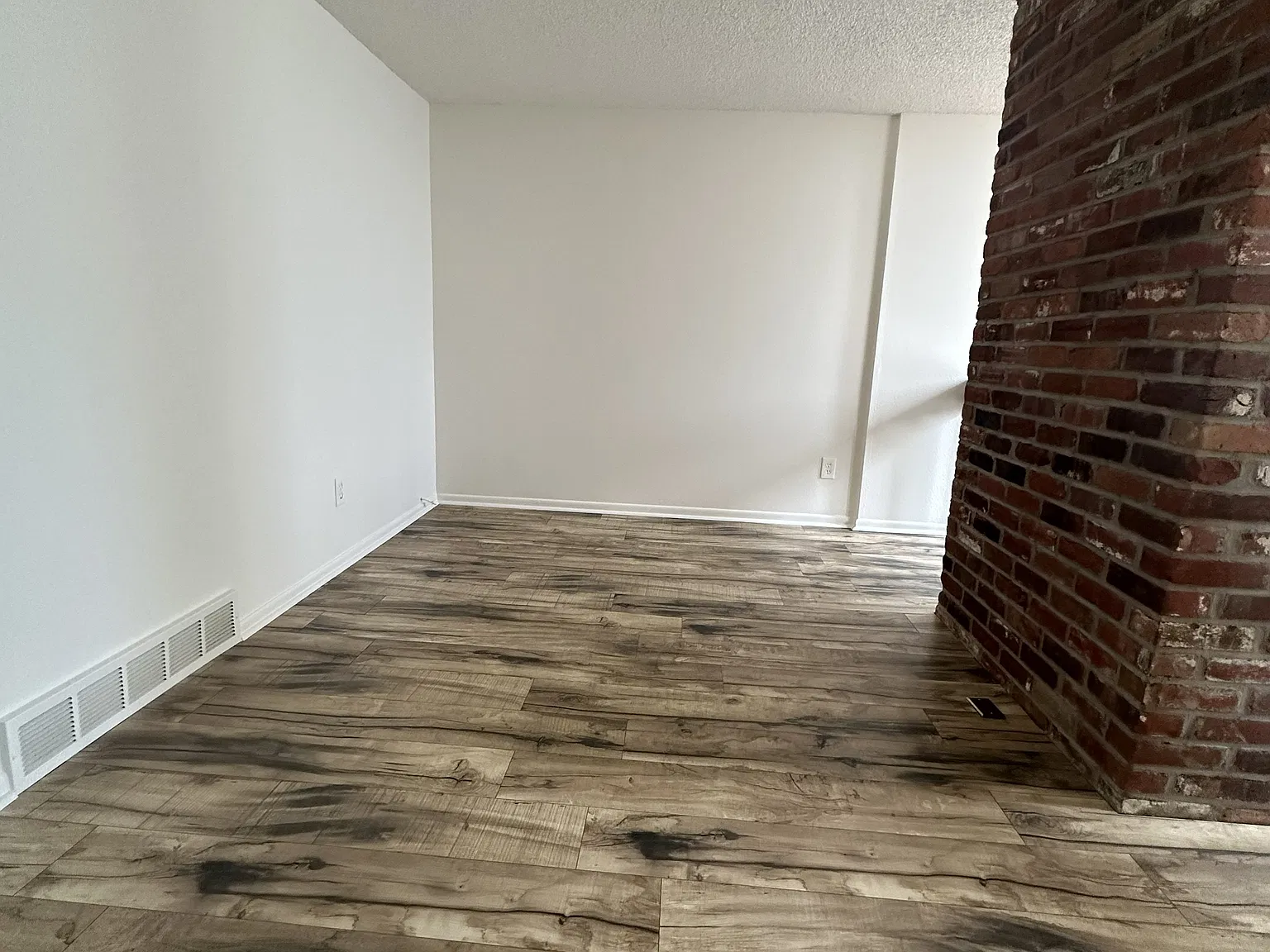 3 bed, 2.5 bath, 1798 sqft, $2,450 — Photo 4