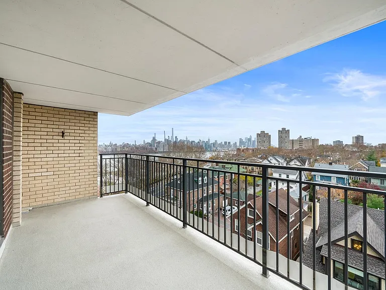 7855 Boulevard E #6L — Photo 2