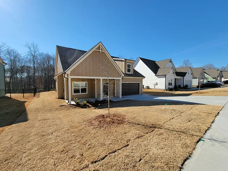 275 Southridge Dr — Photo 4