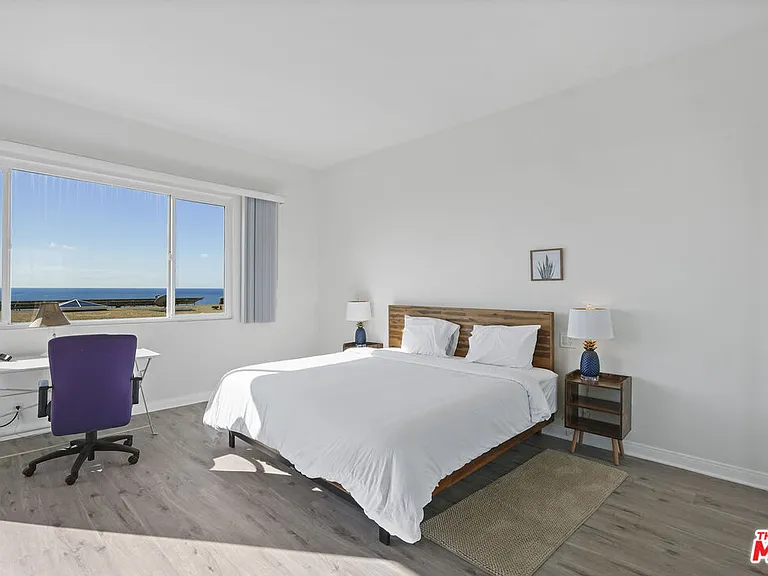 18103 Coastline Dr #7 — Photo 14