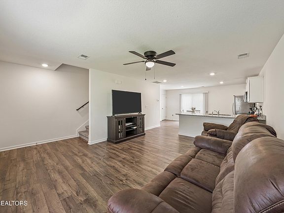 4th image of 2948 Brooks Meadow Ln