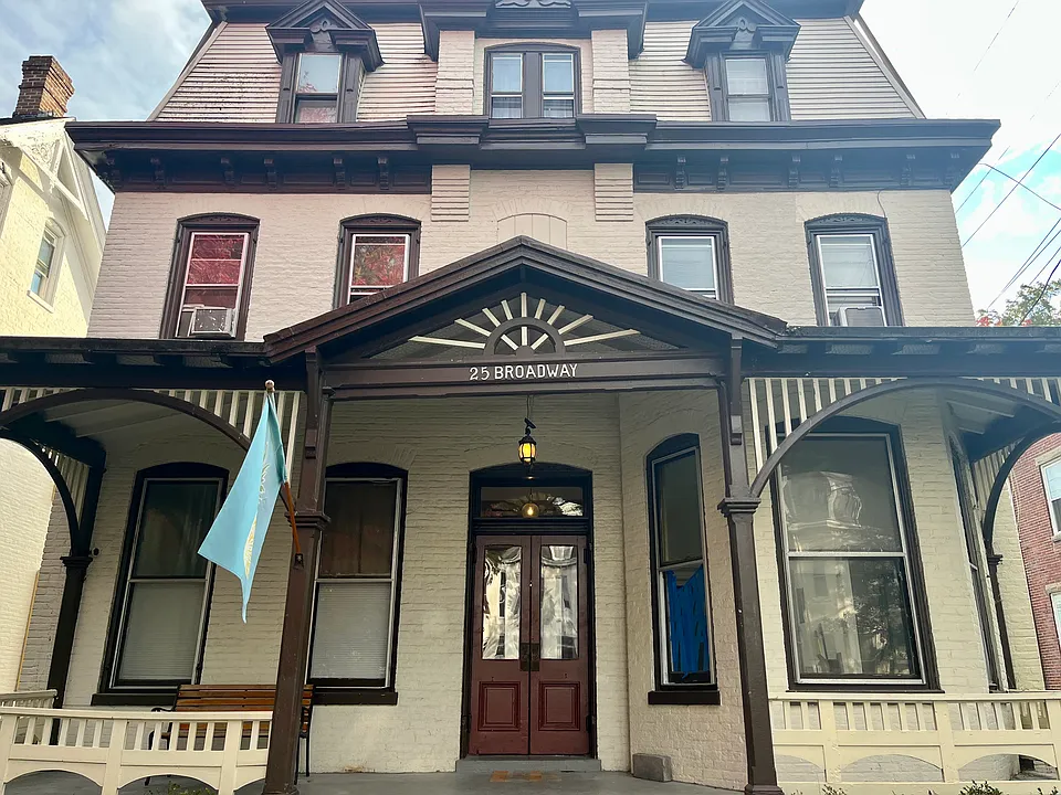 25 Broadway
