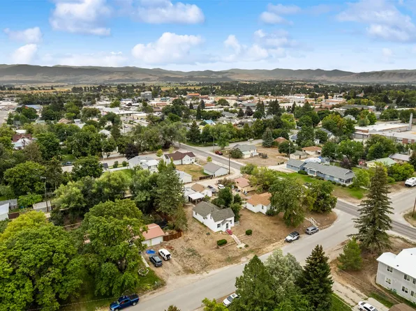 406 N 6th St, Hamilton, MT 59840
