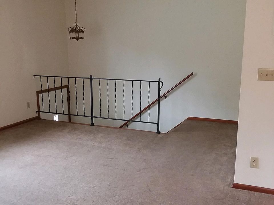 Entry Stairway