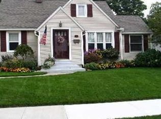 123 S Division St, Zeeland, MI 49464