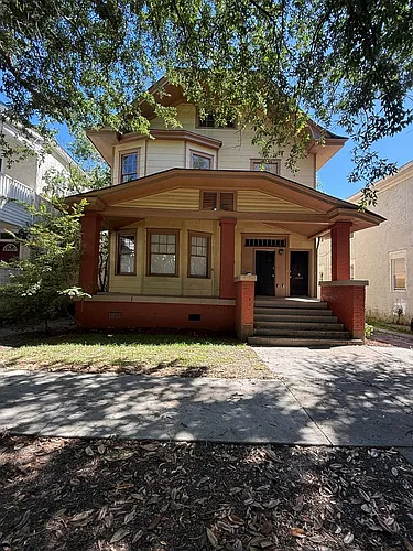823 E Henry St Photo 1