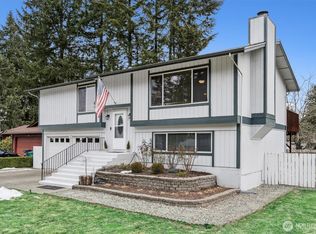 2977 Pancho Villa Pl SE, Pt Orchard, WA