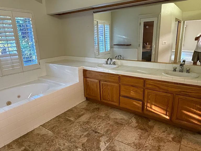 1885 Justino Dr — Photo 15