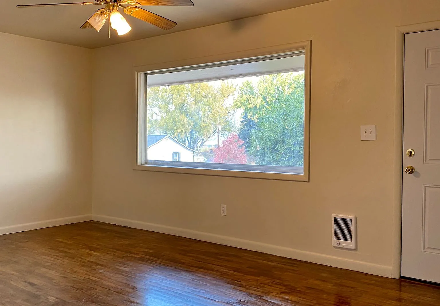 Updated 2-Bedroom Duplex in The Dalles — Photo 3