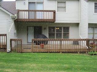 789 Promontory Dr #1, Milford, MI 48381