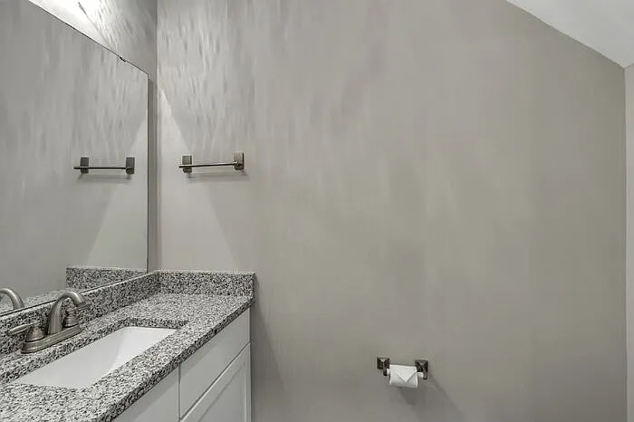 8 Tolar Rd — Photo 28