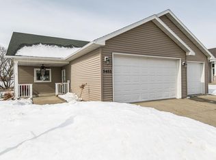 5452 Weatherstone Dr NW, Rochester, MN 55901