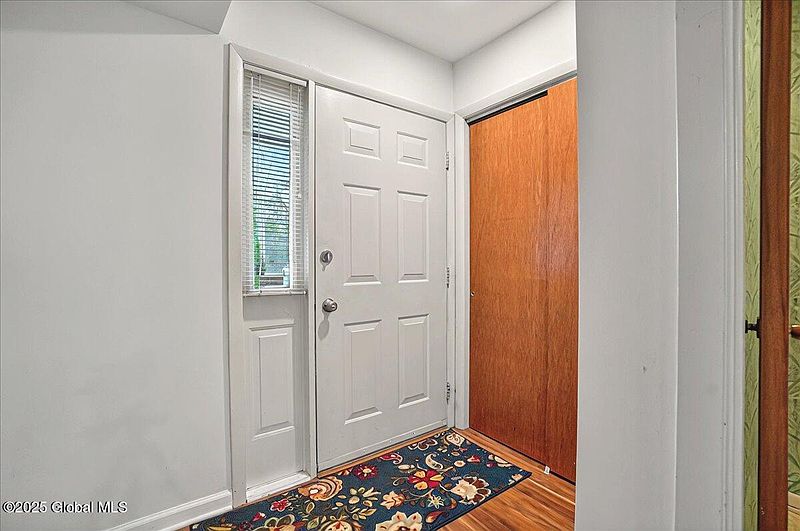 4th image of 17 Louis Avenue UNIT B