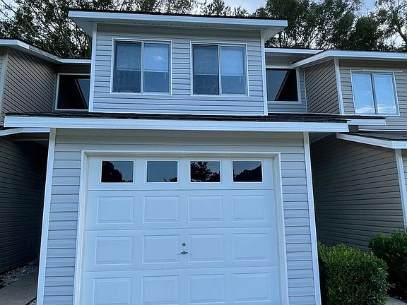 2nd image of 160 Woodfield Pl